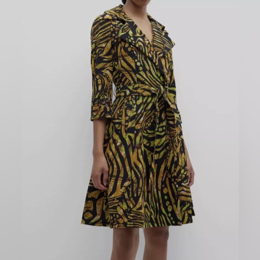 Stylish Long Sleeve Dress with Bold Pattern - Picture 2 of 9